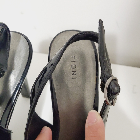 FIONI | Open Toe Platform 5.5 - Picture 2 of 8